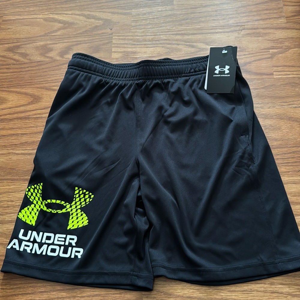 Boys Under Armour UA Tech Logo Shorts New with Tags YL